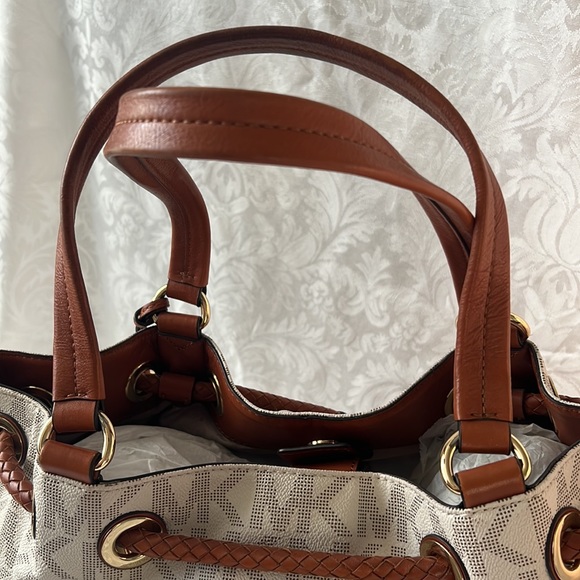 MICHAEL Michael Kors Cream and Brown Shoulder Bag - Picture 6 of 14